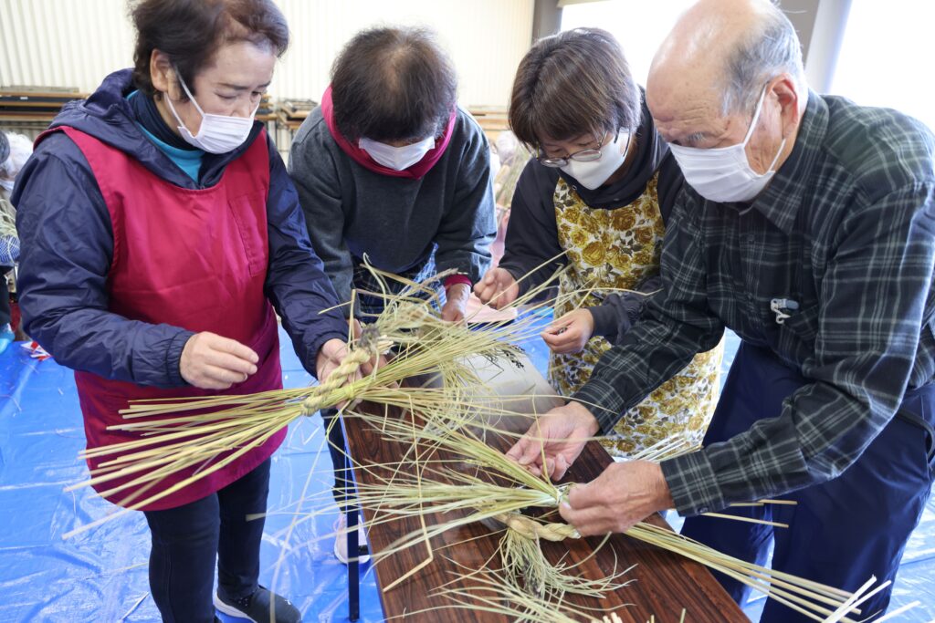 初のしめ縄作り　